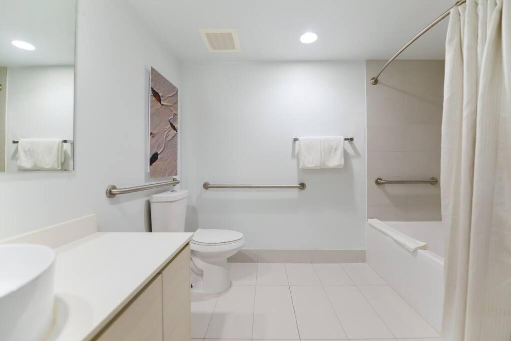 Awesome 2Br Condo Beachwalk Resort Hallandale Beach Exterior foto
